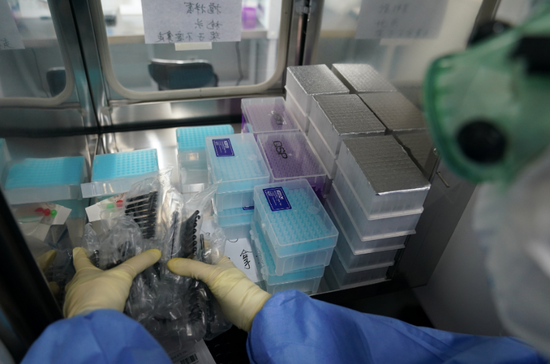 北京日报揭秘“病毒猎手”：面临气溶胶传染风险，做梦都在数数