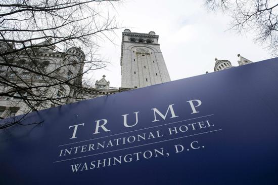 图说:美国华盛顿,被改造成特朗普国际酒店的老邮政大楼。视觉中国