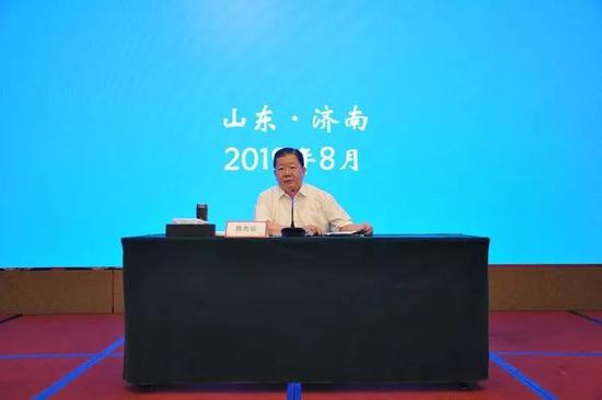 政知圈(微信ID:wepolitics)注意到,陈先运在基层历练多年,是十九大后山东“首虎”季缃绮的下属。