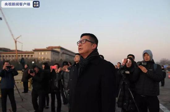 见公安部长后 港警“一哥”第二天来天安门看升