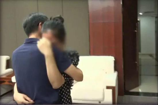 央视揭＂全能神＂真面目：少女不能睡觉沦为＂