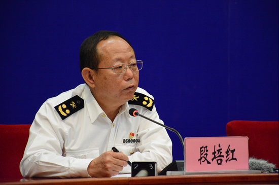 云南省委省政府应对新冠肺炎疫情工作领导小组指挥部出入境管控组副组长,昆明海关一级巡视员段培红回答记者提问
