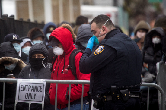 美媒批美国抗疫。(图源:美联社)