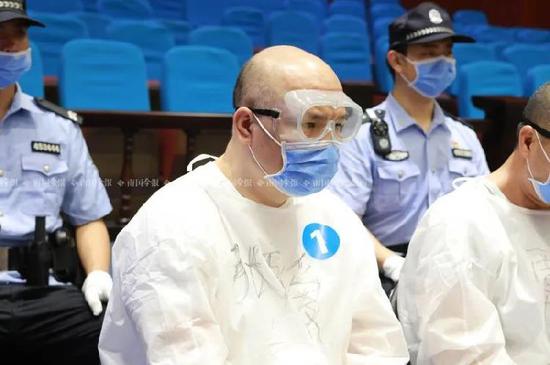 上诉人(一审被告人)张加爱。