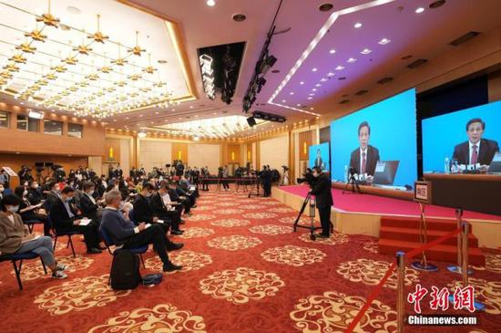 3月4日晚，十三届全国人大四次会议新闻发布会在北京人民大会堂新闻发布厅举行，图为分会场。 中新社记者 蒋启明 摄