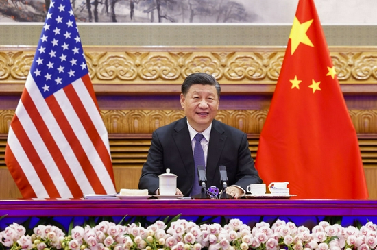 11月16日上午，国家主席习近平在北京同美国总统拜登举行视频会晤。新华社记者 黄敬文 摄