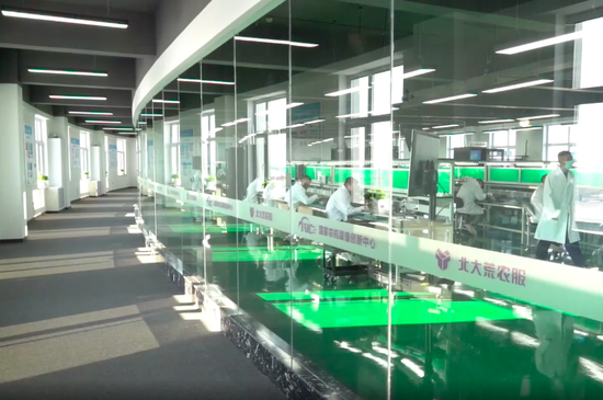 “10万台北斗农机装备自动驾驶辅助系统”项目基地（受访单位供图）