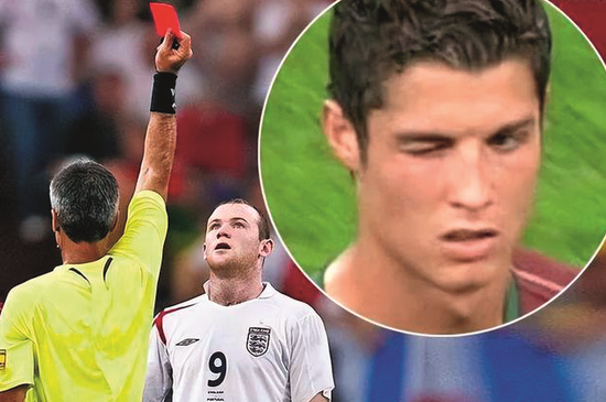 · 2006年德国世界杯，C罗等葡萄牙队员向裁判施压，英格兰球员鲁尼被罚下场，镜头拍下了C罗的眨眼动作。