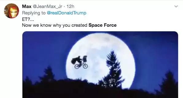 这位推特网友说:特朗普成立“太空军”的原因可能是外星人的存在。/推特截图