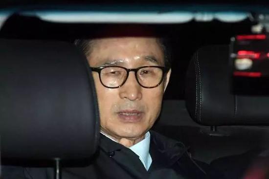 铁打的青瓦台 流水的"翻船总统"