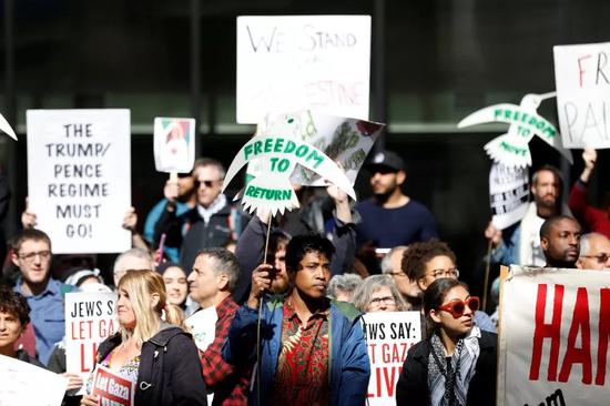 △当地时间5月16日，示威者在美国旧金山抗议美驻以使馆迁至耶路撒冷