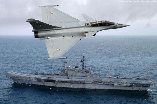 ▲印度军迷制作的“阵风”战机飞越印海军航母设想图