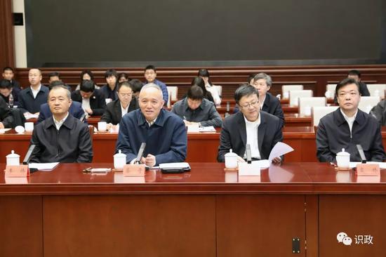 李鸿忠背景:蔡奇与李鸿忠再聚首 共商京津“双城记”新篇章