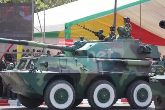 ▲塞内加尔阅兵式上出现的WMA301型6×6轮式装甲车。