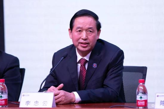 3年换3任 武汉这所大学为啥频频换校长? 李忠云