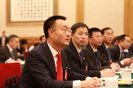 △澳门英皇娱乐场网投代表团会场