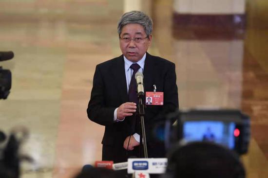 3月12日上午，教育部部长陈宝生在“部长通道”接受媒体采访。