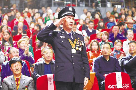  赵永前参加2019年锡林郭勒盟春节联欢晚会。