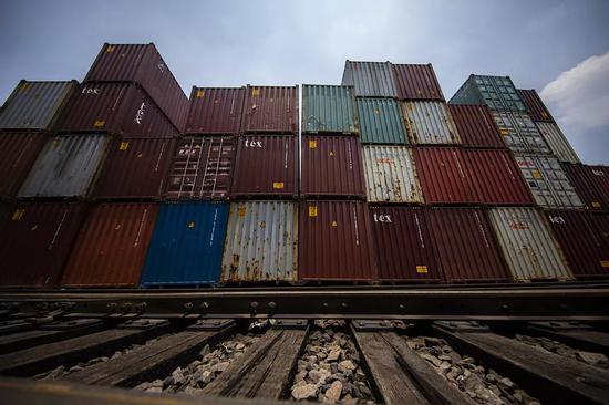 　当地时间6月7日，墨西哥海关准备运往美国的出口货物集装箱。/视觉中国