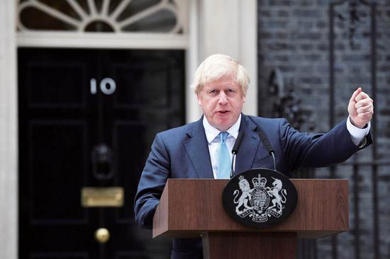 英国首相在脱欧伤口上撒了一把盐