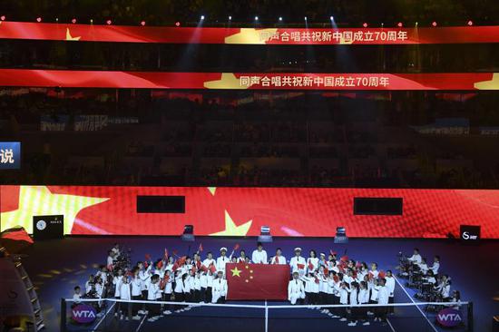钻石球场:《我和我的祖国》响彻钻石球场 开幕式万人入场盛况空前
