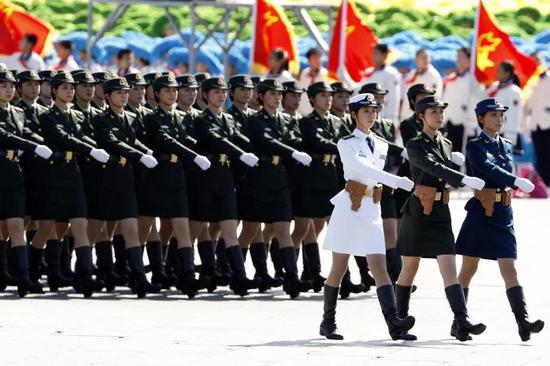 参加阅兵的国家 2009年10月1日,北京,首都各界庆祝中华人民共和国成立60周年大会在北京举行。阅兵式上女兵方阵成为一道靓丽风景。图片来源:中国新闻网