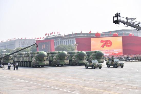 央视直播阅兵:“A1机位坏了” 央视揭秘国庆阅兵直播背后的惊心