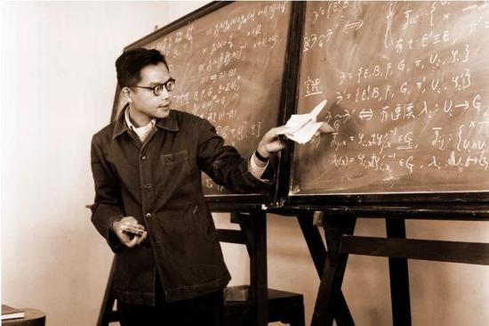 吴文俊:让世界重新认识中国数学 1955年吴文俊在数学所作拓扑学的学术报告