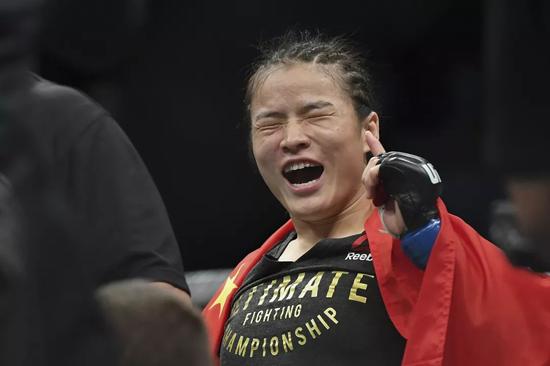中国女拳王:美总统候选人和中国女拳王约架?媒体辟谣 张伟丽 截图 via VCG