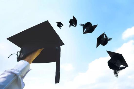超级中学:为何清华北大高材生奔向深圳中学教师岗位?