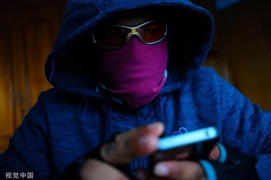 女子遭蒙面人抢劫 第二天与其成大佛普拉斯下载