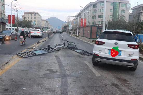 女司机驾车撞护栏 因食用“网红果冻”被认定酒