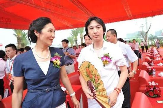林宁背景大揭秘:长袖善舞 气质不输明星(图)|林宁_新浪新闻