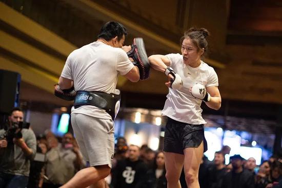 被看轻被嘲讽 中国最能打的女人用拳头让对手闭