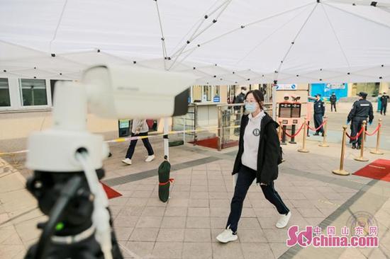 「北青网综合」今日开学 青岛公安5000余名警力全程护航