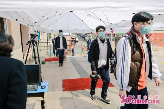 「北青网综合」今日开学 青岛公安5000余名警力全程护航