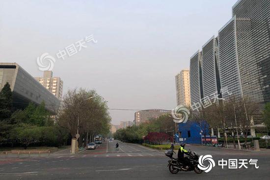 『中国天气网』北京今日有雨或影响晚高峰 明天雨停北风劲吹