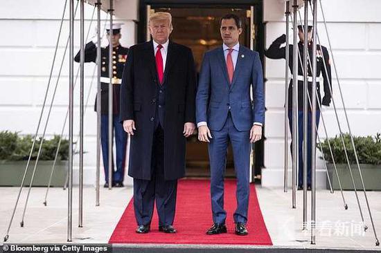 被俘美国特种兵上电视 用＂眼语＂示意自己在说