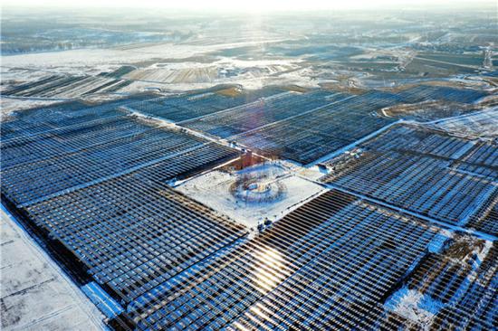 这是河北省张北县德胜村光伏电站（2020年1月3日摄，无人机照片）。新华社记者 牟宇 摄