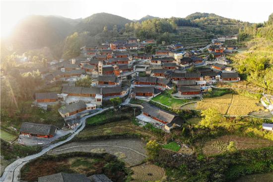 这是湖南省花垣县十八洞村（2019年10月29日摄，无人机照片）。新华社发（陈思汗 摄）