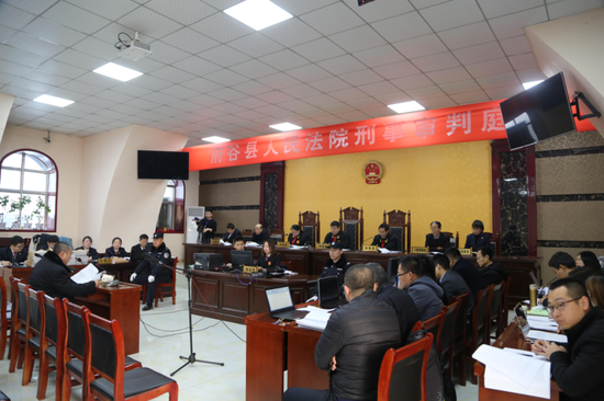 “黑老大”变身“知名记者”？真相曝光！