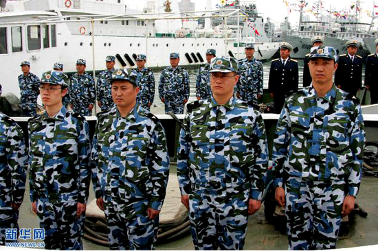 穿着海洋迷彩作训服的海军预备役部队。