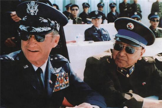 1985年10月,并被授予“志愿军一级战斗英雄”称号。在抗美援朝战争期间,</p><img date-time=