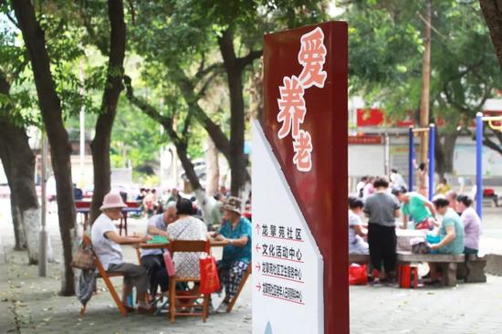 ▲柳州擎苑社区是一个以柳州五菱柳机动力有限公司等11家驻区单位企业的职工家属组成的单位型社区。