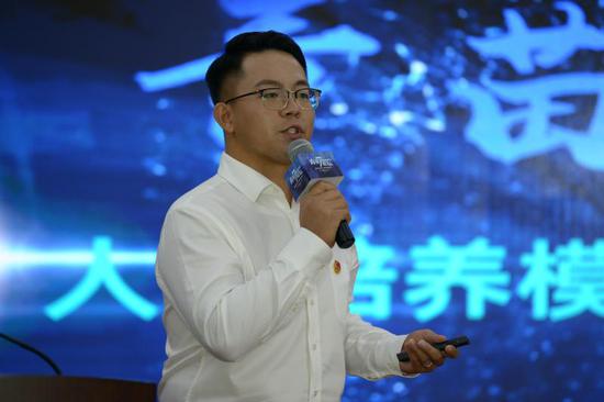 田旭东宣讲《基于"青苗计划"的人才培养模式探索与实践》