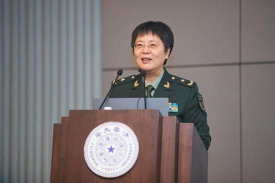 陈薇重回母校清华授课 3年前的"学生"又来"蹭
