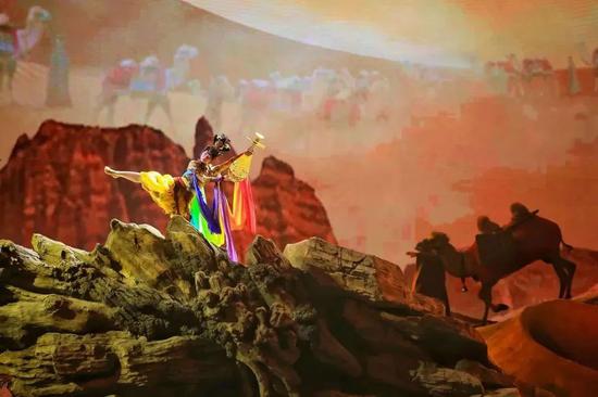 111亿元！1474万人次！