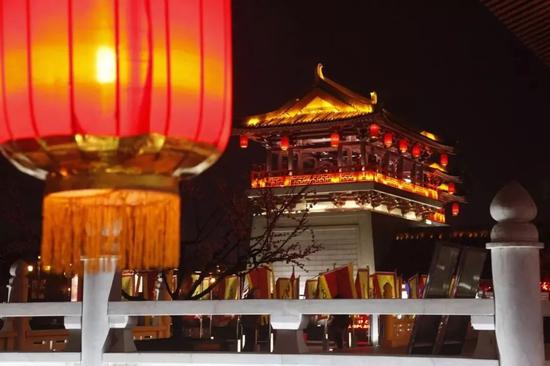 111亿元！1474万人次！