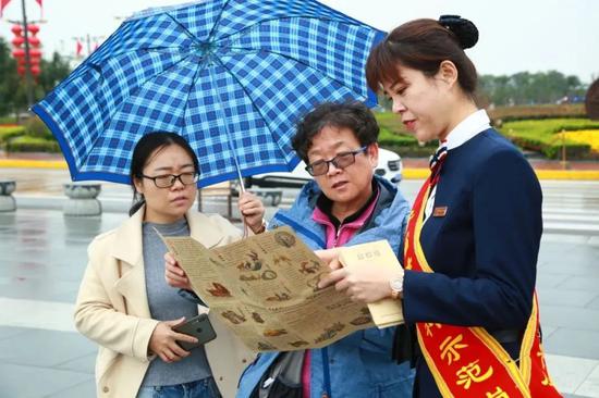 111亿元！1474万人次！