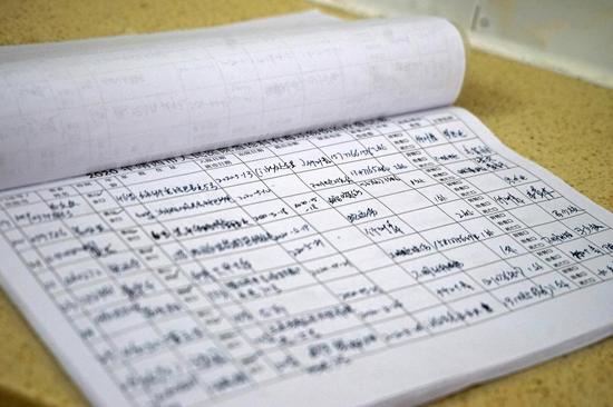 广西养蛇人：最常见和最怕的都是蛇咬伤